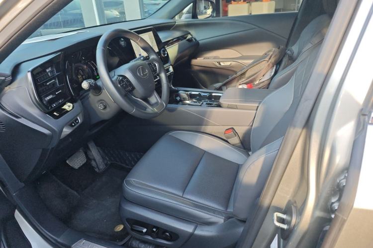 Used Lexus RX 2023 350h Two-Wheel Drive Enjoyment Version Left Front Seat