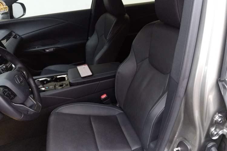 Used Lexus RX 2023 350h Two-Wheel Drive Comfort Edition Left Front Seat