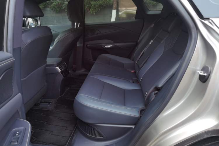 Used Lexus RX 2023 350h Two-Wheel Drive Enjoyment Version Left Rear Seat