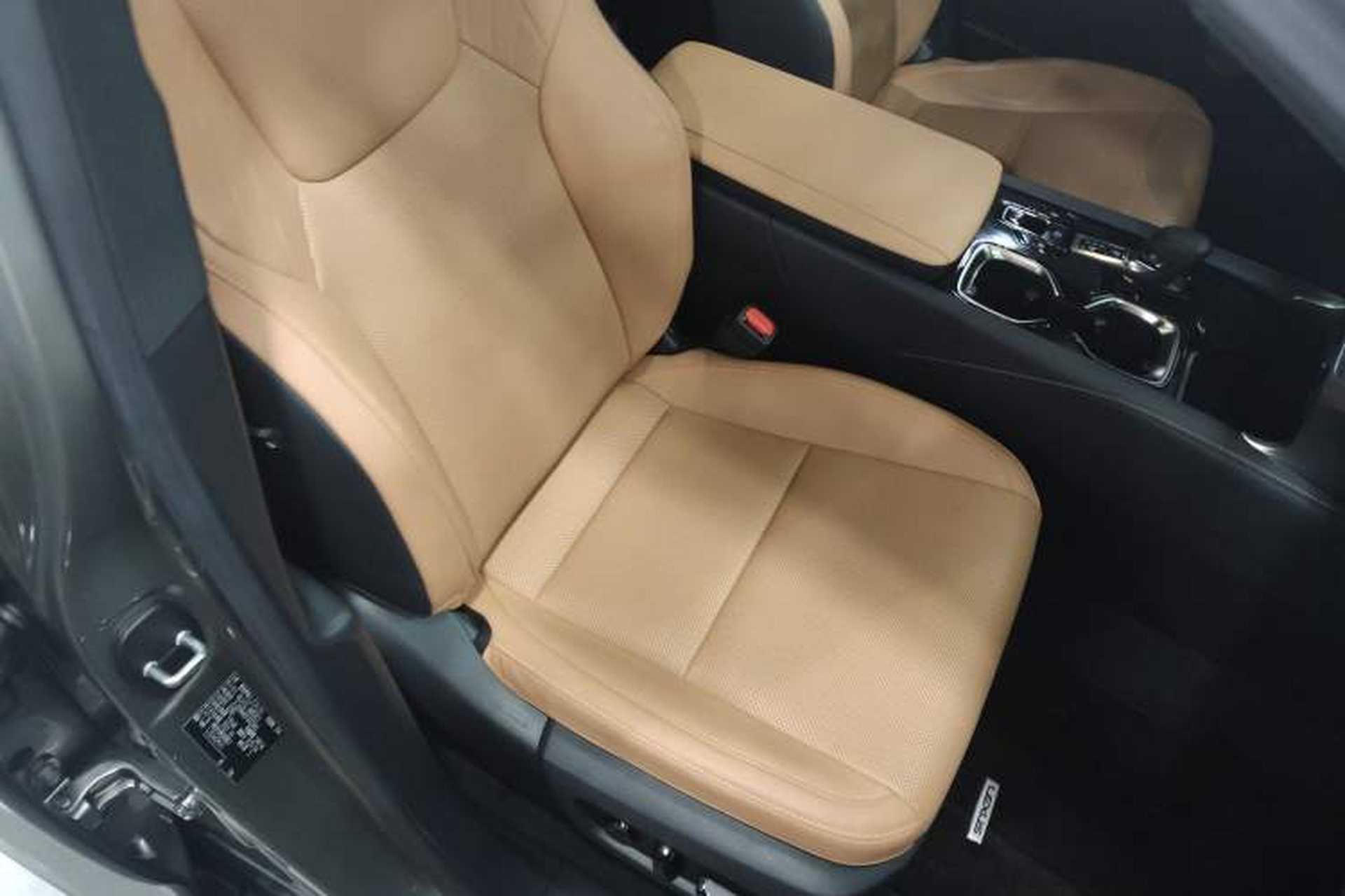 Used Lexus RX 2023 350h Two-Wheel Drive Enjoyment Version Right Front Seat