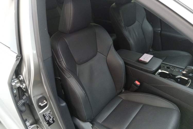 Used Lexus RX 2023 350h Two-Wheel Drive Comfort Edition Right Front Seat