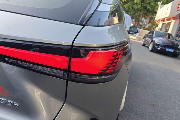 Used Lexus RX 2023 350h Two-Wheel Drive Enjoyment Version Right Rear Taillight