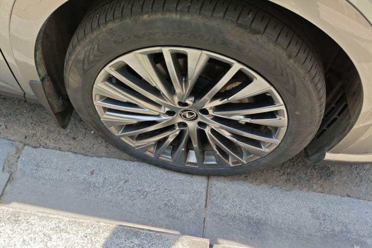 Used Lexus RX 2023 350h Four-Wheel Drive Enjoyment Version Right Front Wheel Hub