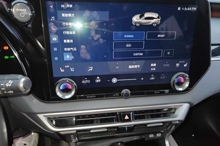 Used Lexus RX 2023 350h Two-Wheel Drive Comfort Edition Audio And AC Panel