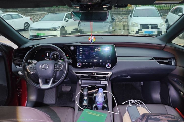 Used Lexus RX 2023 350h Two-Wheel Drive Comfort Edition Center Console