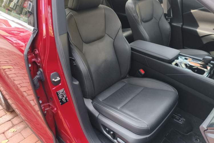 Used Lexus RX 2023 350h Four-Wheel Drive Enjoyment Version Right Front Seat
