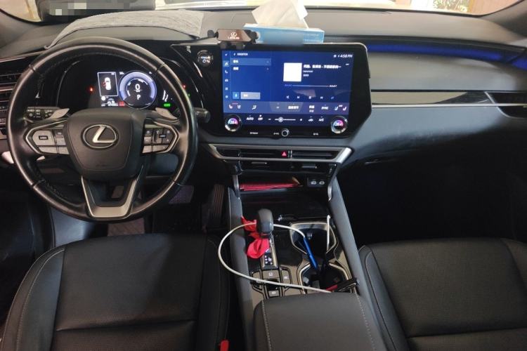 Used Lexus RX 2023 350h Two-Wheel Drive Comfort Edition Center Console
