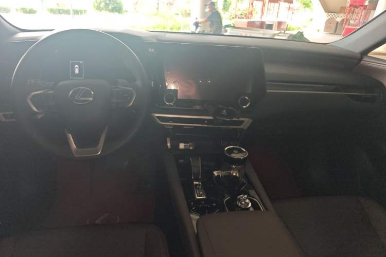 Used Lexus RX 2023 350h Four-Wheel Drive Enjoyment Version Center Console