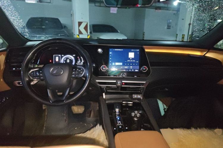 Used Lexus RX 2023 350h Two-Wheel Drive Enjoyment Version Center Console