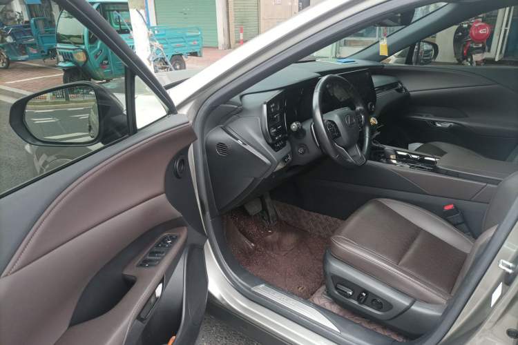 Used Lexus RX 2023 350h Two-Wheel Drive Comfort Edition Driver Seat