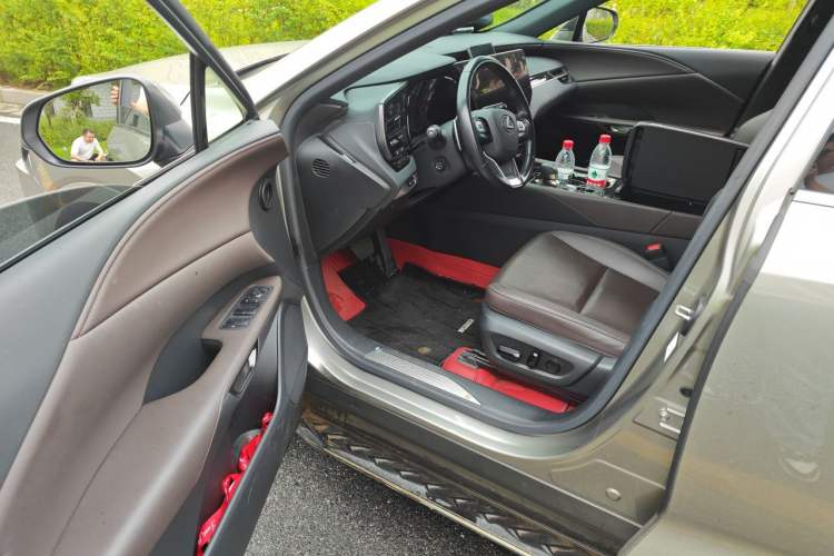 Used Lexus RX 2023 350h Four-Wheel Drive Enjoyment Version Driver Seat