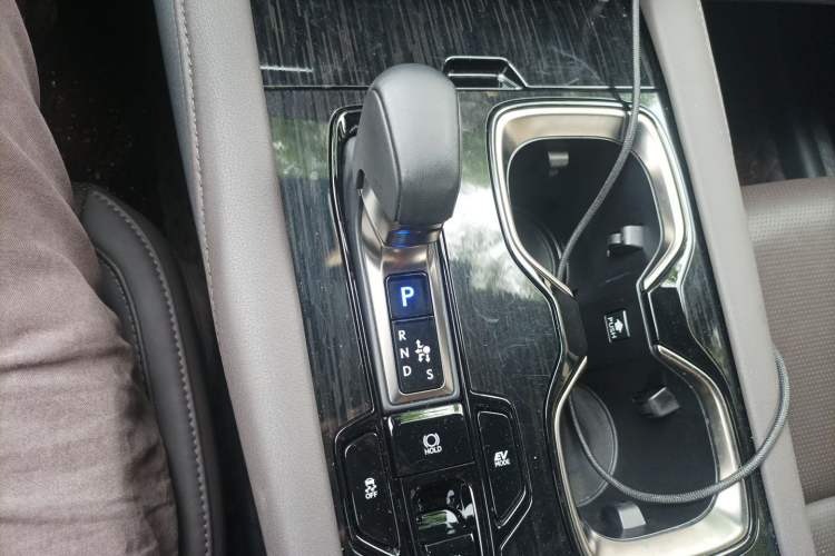 Used Lexus RX 2023 350h Two-Wheel Drive Comfort Edition Gear Lever