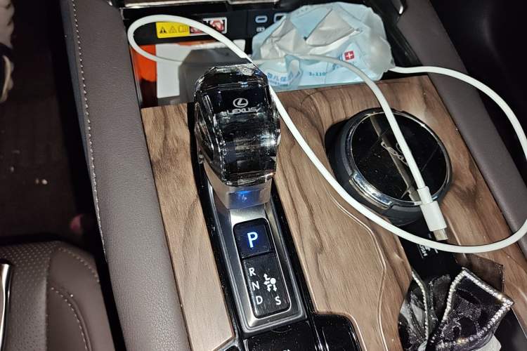 Used Lexus RX 2023 350h Four-Wheel Drive Enjoyment Version Gear Lever