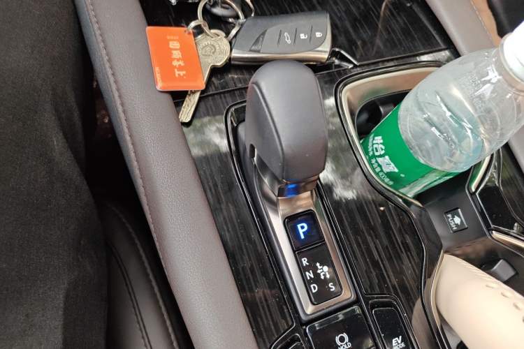 Used Lexus RX 2023 350h Two-Wheel Drive Comfort Edition Gear Lever