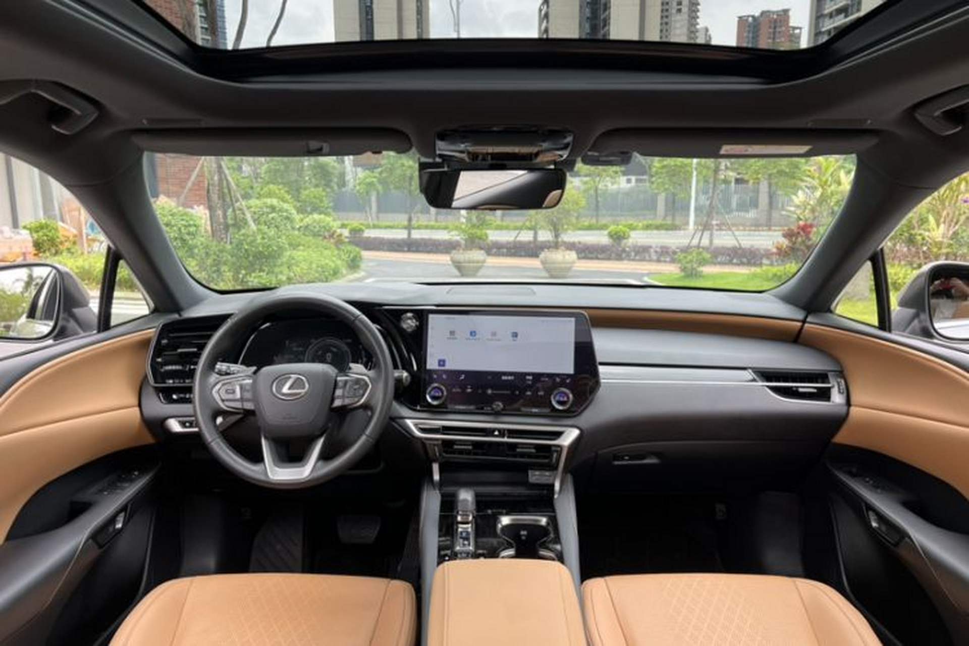 Used Lexus RX 2023 350h Two-Wheel Drive Comfort Edition Interior 1