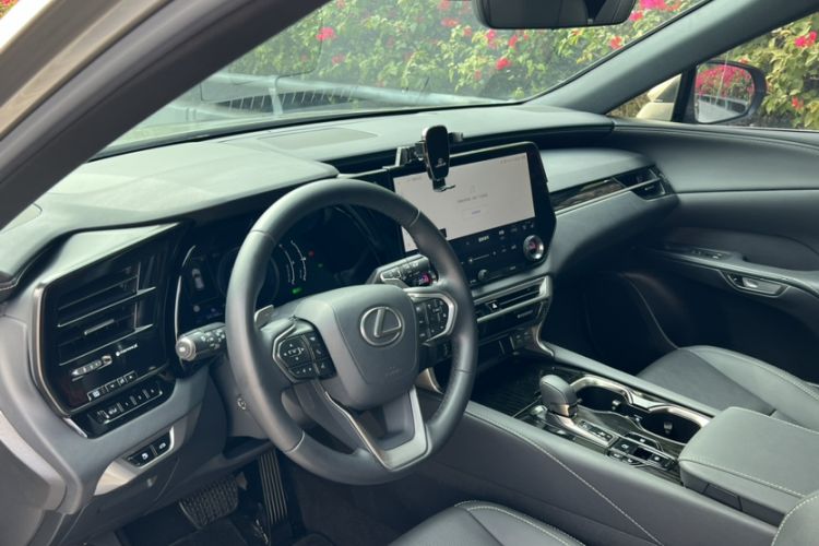 Used Lexus RX 2023 350h Four-Wheel Drive Enjoyment Version Interior 7