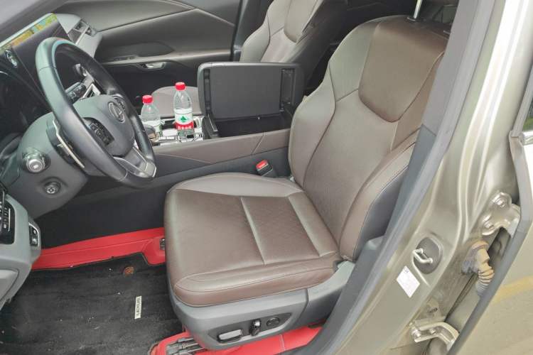 Used Lexus RX 2023 350h Four-Wheel Drive Enjoyment Version Left Front Seat