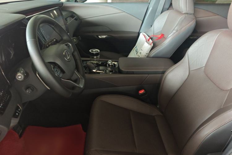 Used Lexus RX 2023 350h Four-Wheel Drive Enjoyment Version Left Front Seat