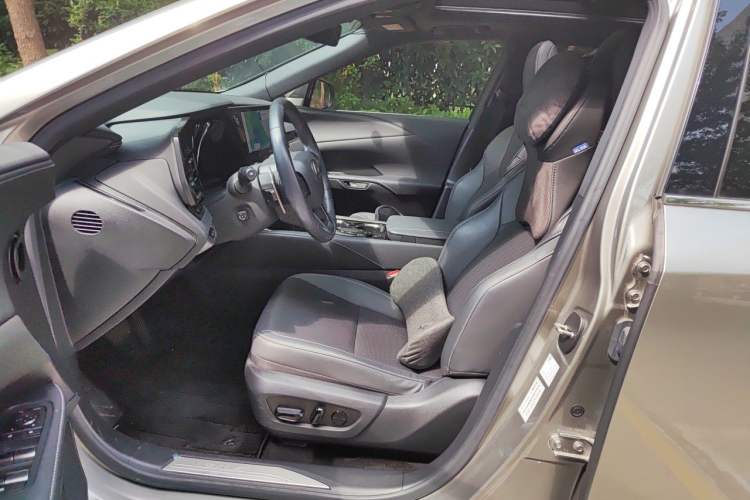 Used Lexus RX 2023 350h Two-Wheel Drive Comfort Edition Left Front Seat