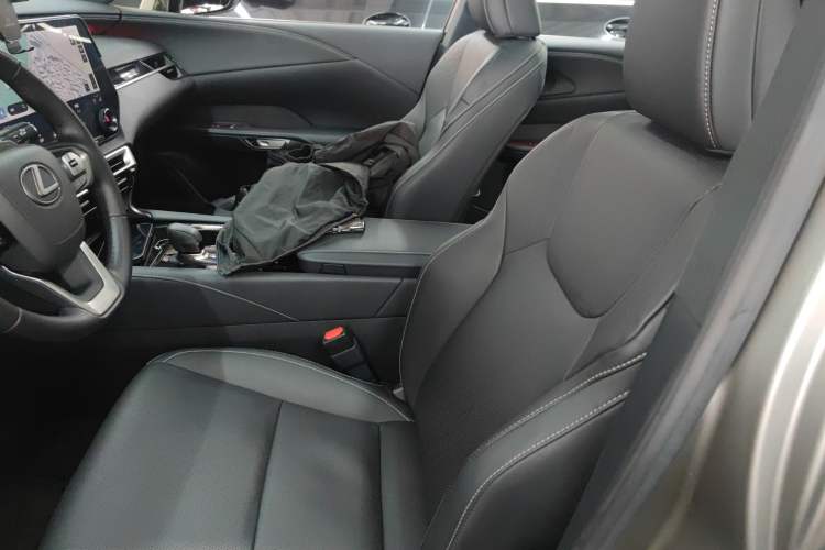 Used Lexus RX 2023 350h Four-Wheel Drive Enjoyment Version Left Front Seat