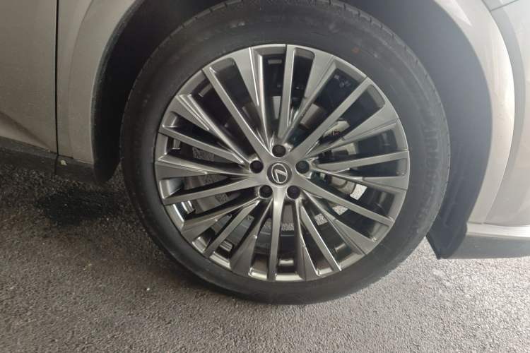 Used Lexus RX 2023 350h Four-Wheel Drive Enjoyment Version Right Front Wheel Hub