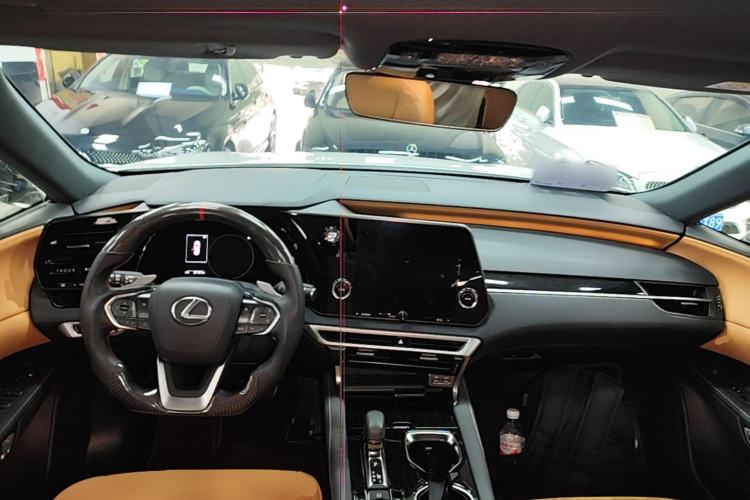 Used Lexus RX 2023 350h Two-Wheel Drive Enjoyment Version Center Console
