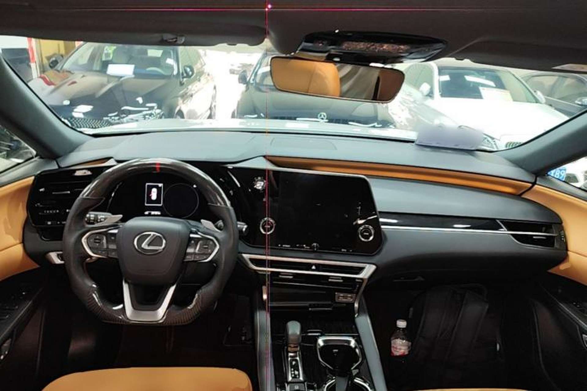 Used Lexus RX 2023 350h Two-Wheel Drive Enjoyment Version Center Console