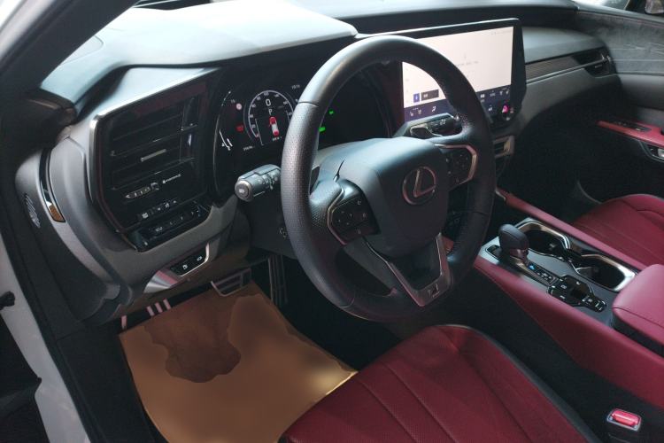 Used Lexus RX 2023 500h Four-Wheel Drive F SPORT Performance Center Console