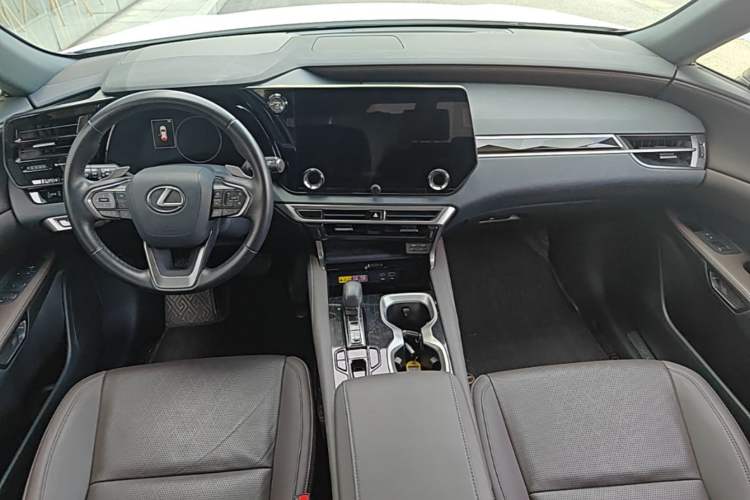 Used Lexus RX 2023 350h Four-Wheel Drive Enjoyment Version Center Console