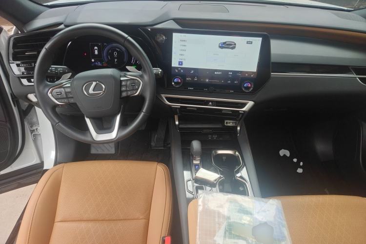Used Lexus RX 2023 350h Two-Wheel Drive Comfort Edition Center Console