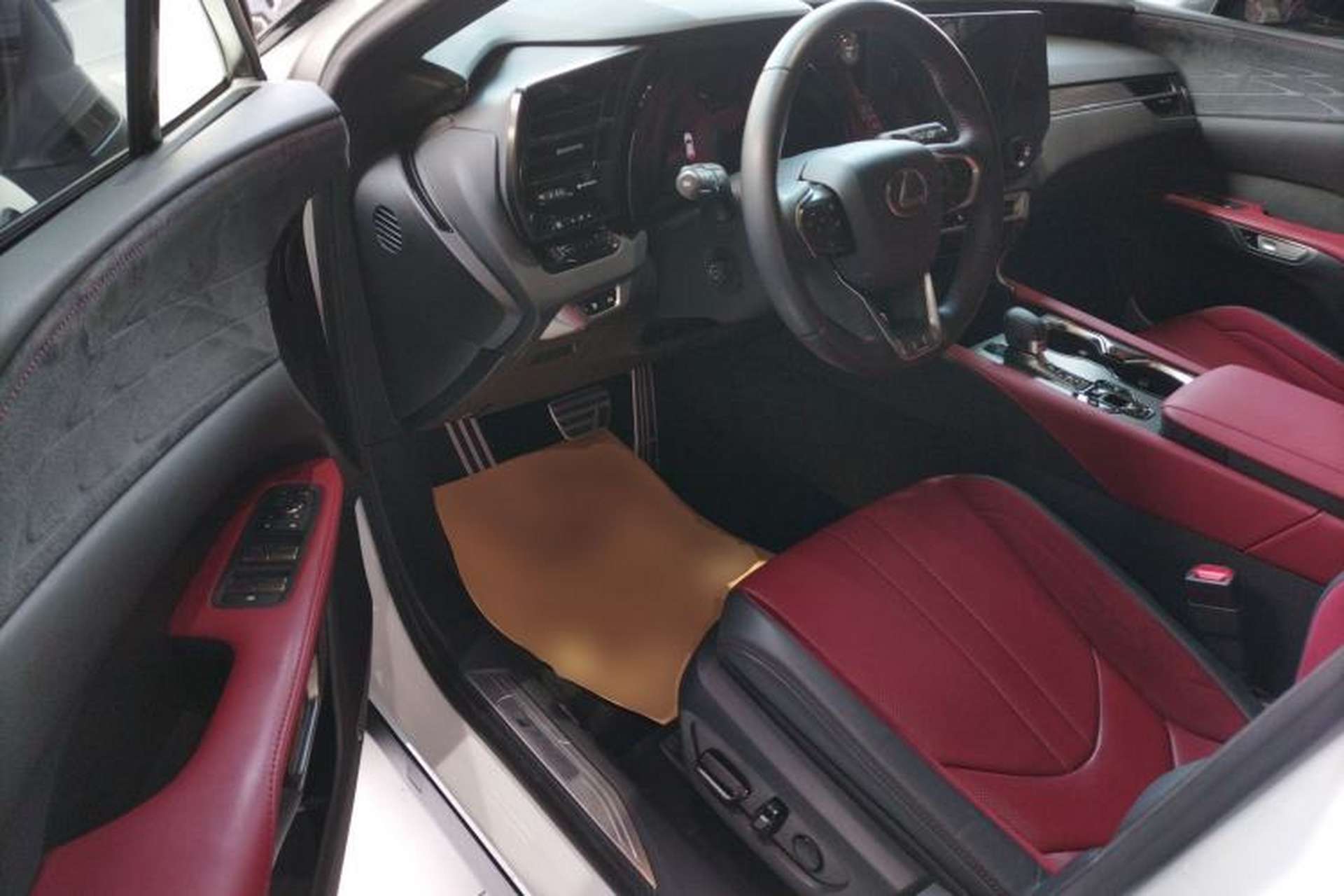 Used Lexus RX 2023 500h Four-Wheel Drive F SPORT Performance Driver Seat