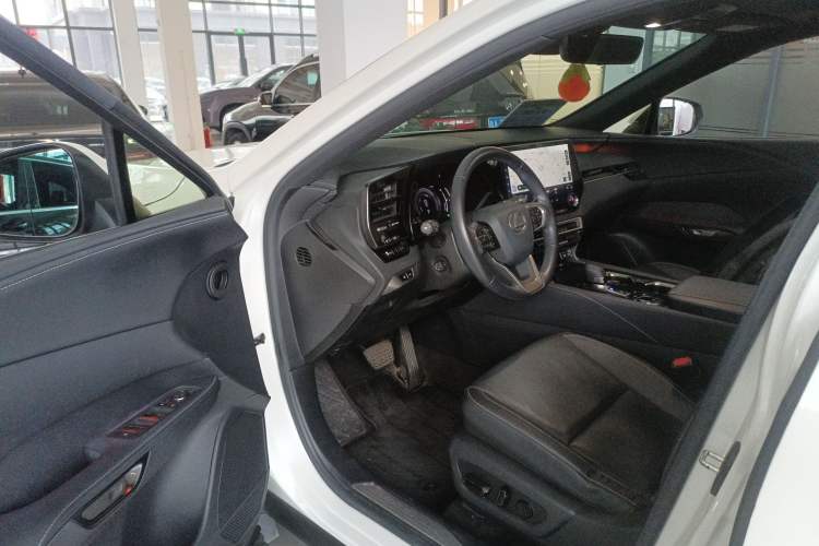 Used Lexus RX 2023 350h Two-Wheel Drive Comfort Edition Driver Seat