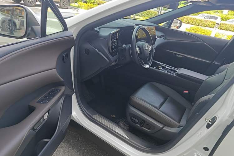 Used Lexus RX 2023 350h Four-Wheel Drive Enjoyment Version Driver Seat