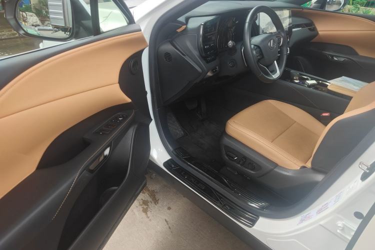 Used Lexus RX 2023 350h Two-Wheel Drive Comfort Edition Driver Seat