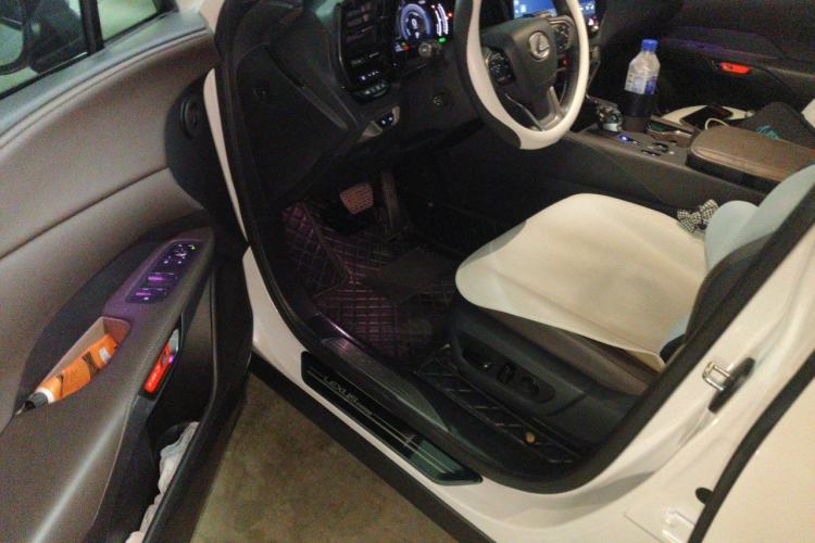Used Lexus RX 2023 350h Four-Wheel Drive Enjoyment Version Driver Seat