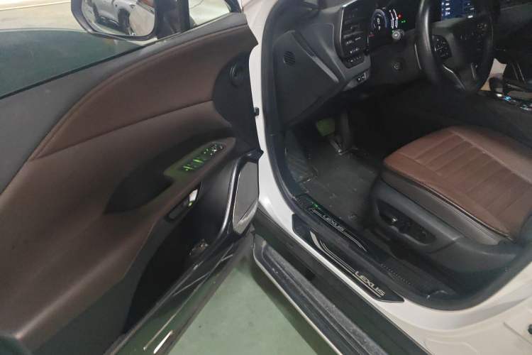Used Lexus RX 2023 350h Four-Wheel Drive Enjoyment Version Driver Seat