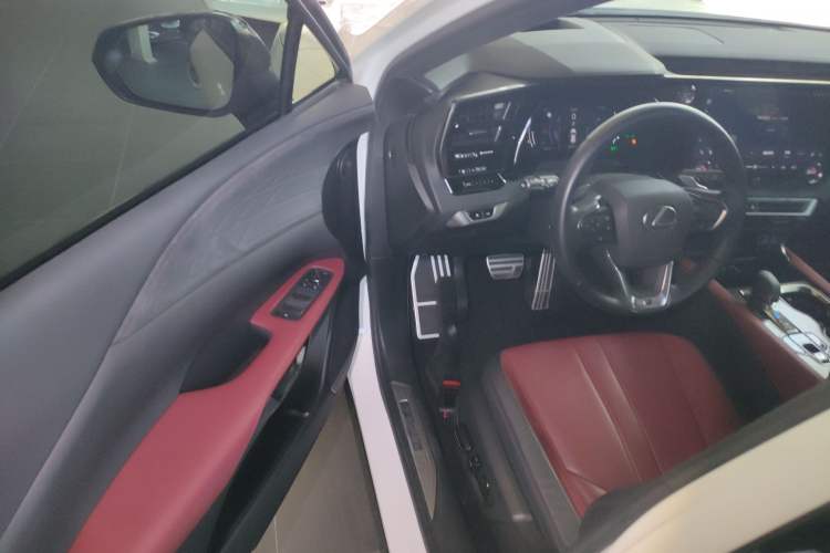 Used Lexus RX 2023 500h Four-Wheel Drive F SPORT Performance Driver Seat