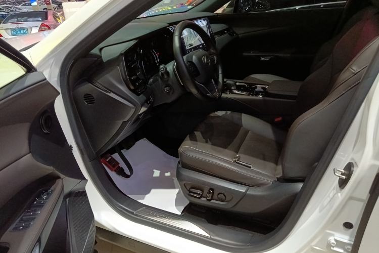 Used Lexus RX 2023 350h Four-Wheel Drive Enjoyment Version Driver Seat