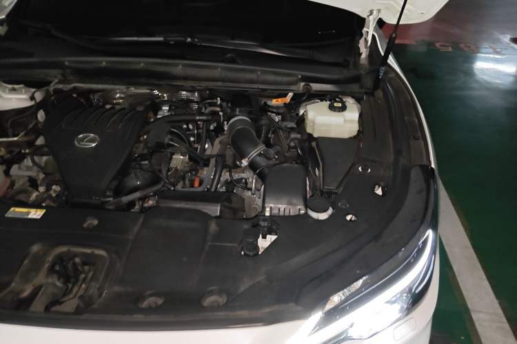 Used Lexus RX 2023 500h Four-Wheel Drive F SPORT Performance Engine Bay Left