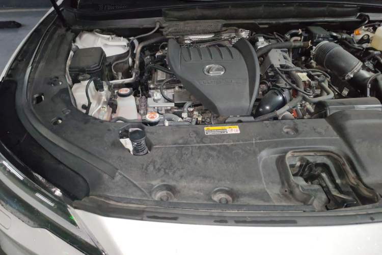 Used Lexus RX 2023 500h Four-Wheel Drive F SPORT Performance Engine Bay Right