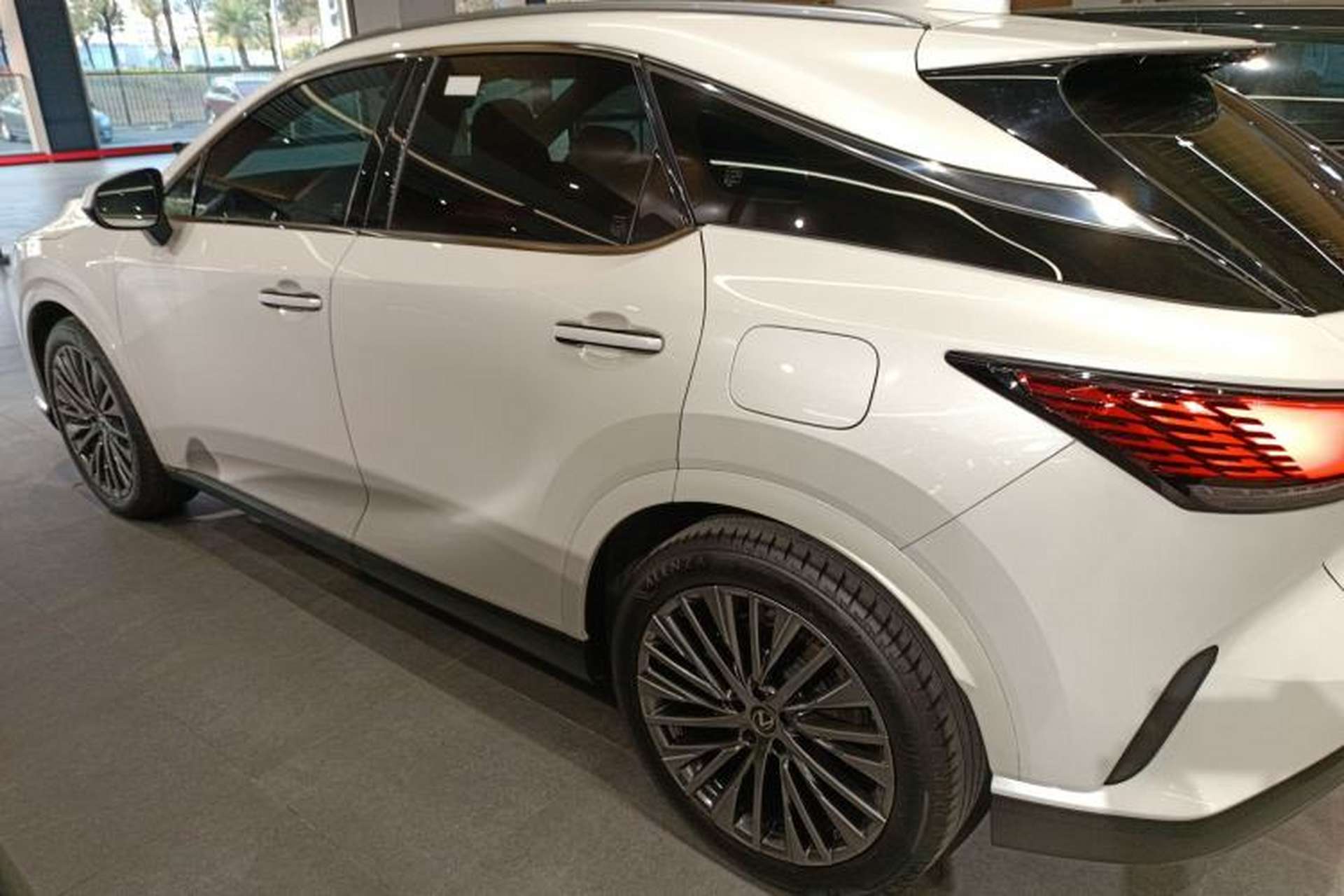 Used Lexus RX 2023 350h Four-Wheel Drive Enjoyment Version Exterior 3