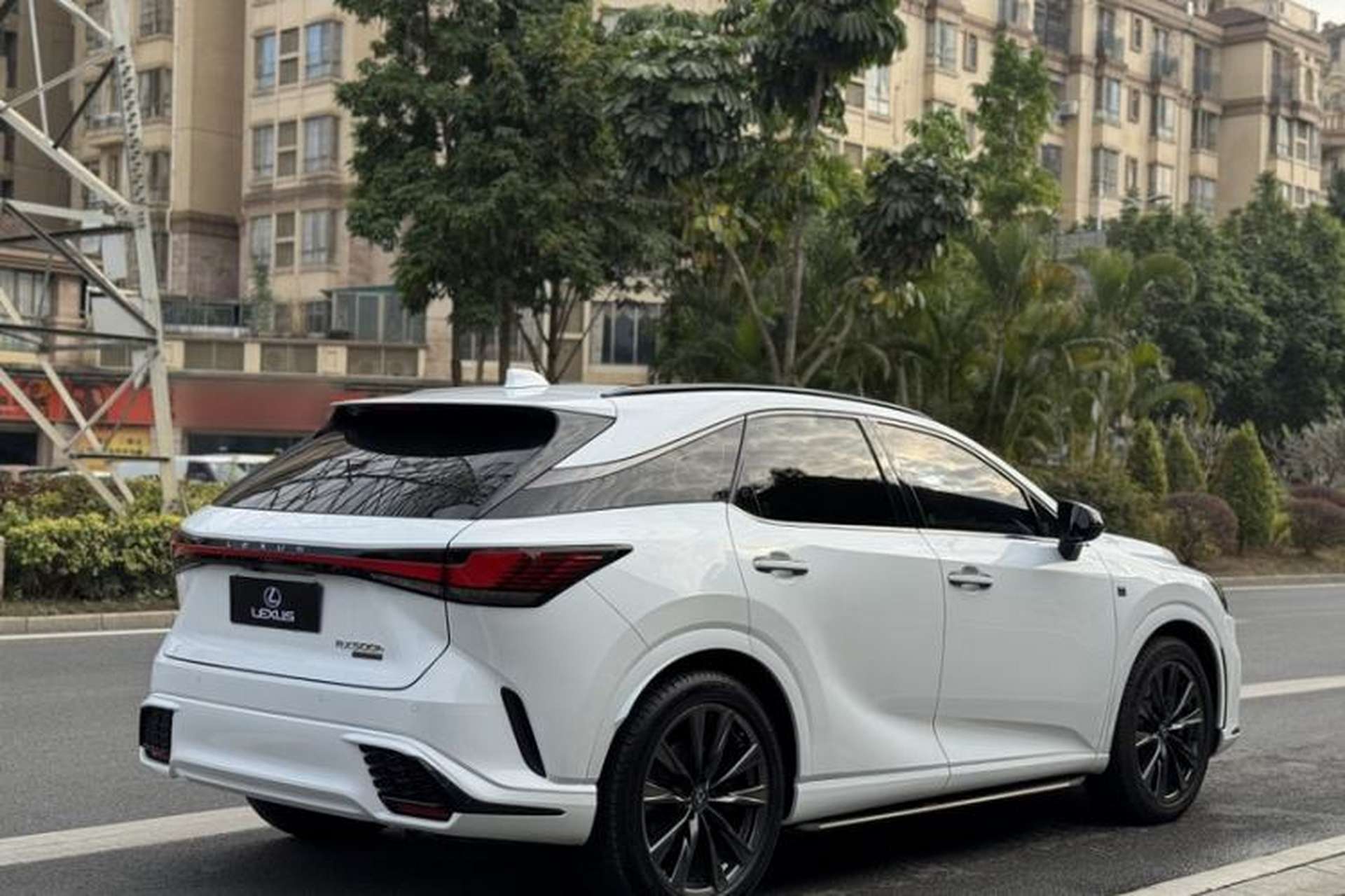 Used Lexus RX 2023 500h Four-Wheel Drive F SPORT Performance Exterior 6