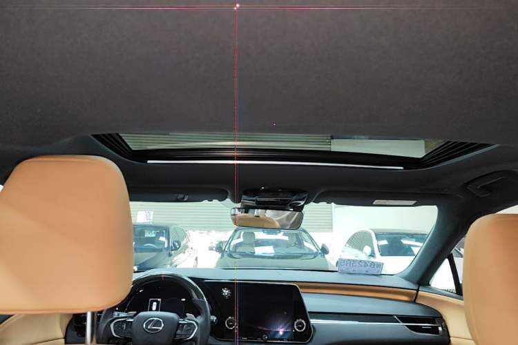Used Lexus RX 2023 350h Two-Wheel Drive Enjoyment Version Headliner