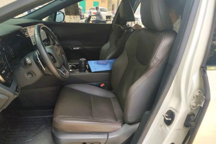Used Lexus RX 2023 350h Four-Wheel Drive Enjoyment Version Left Front Seat
