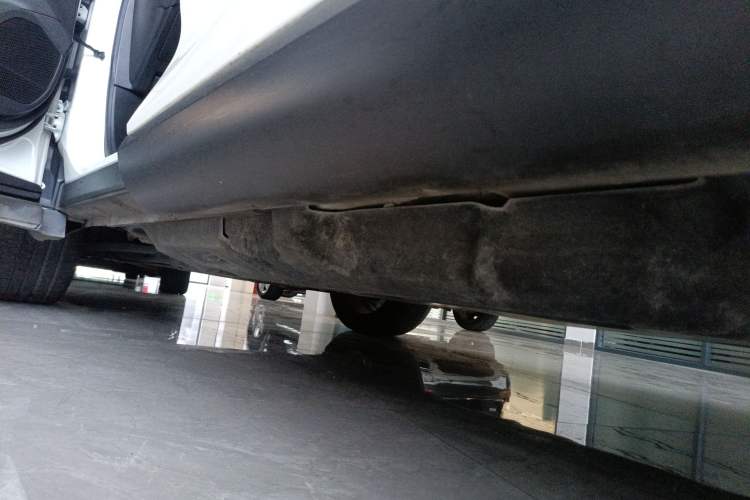 Used Lexus RX 2023 350h Two-Wheel Drive Comfort Edition Left Side Sill