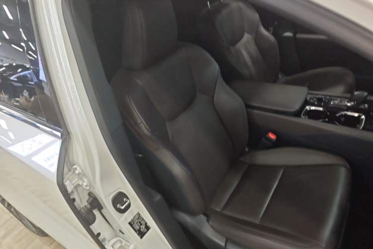 Used Lexus RX 2023 350h Four-Wheel Drive Enjoyment Version Right Front Seat