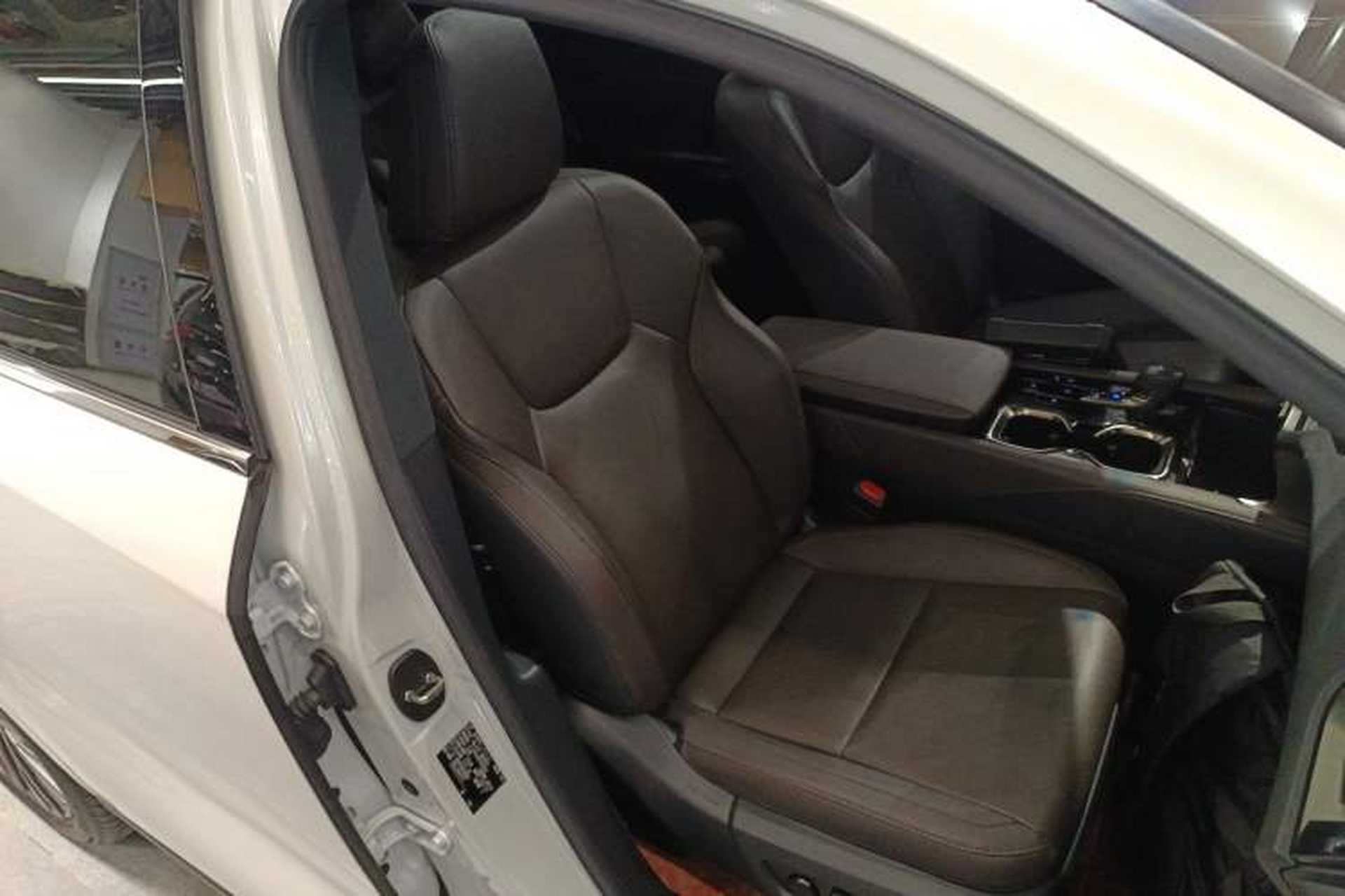 Used Lexus RX 2023 350h Four-Wheel Drive Enjoyment Version Right Front Seat