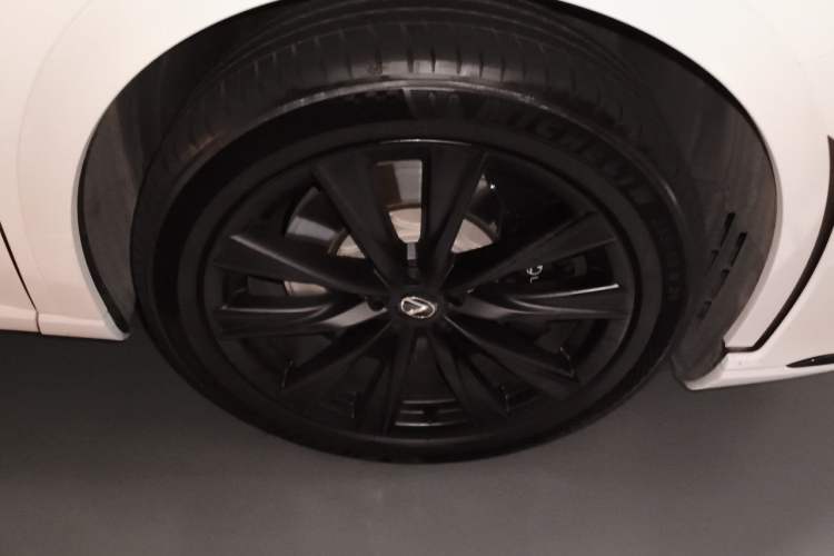 Used Lexus RX 2023 500h Four-Wheel Drive F SPORT Performance Right Front Wheel Hub
