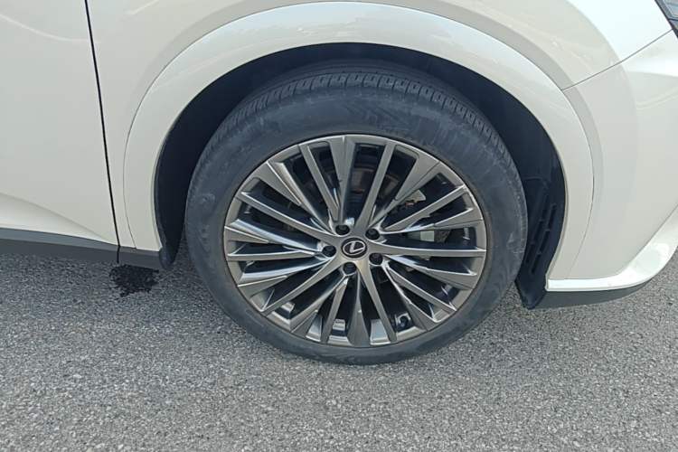 Used Lexus RX 2023 350h Four-Wheel Drive Enjoyment Version Right Front Wheel Hub