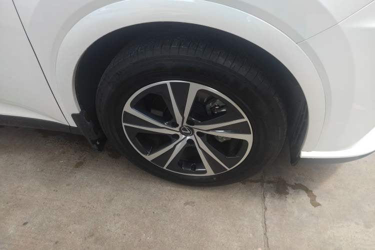 Used Lexus RX 2023 350h Two-Wheel Drive Comfort Edition Right Front Wheel Hub